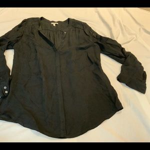 JOIE BLACK V NECK BUTTON CLOSURE BLOUSE SZ M